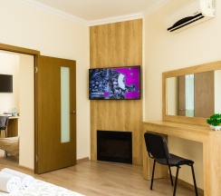 Люкс двухкомнатный с камином в Аристоль