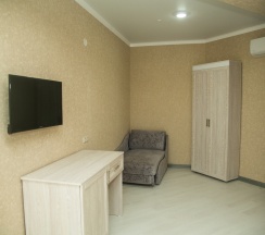 Полулюкс семейный с балконом и с видом на внутренний двор в Гега