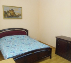 Коттедж с балконом и с красивым видом из окна в Малинка