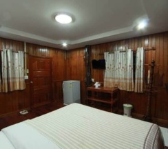 Бунгало Deluxe с балконом и с видом на сад в Plaifah Resort Ubon
