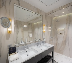 Делюкс в Генрих