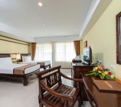 Двухместный номер Deluxe с видом на бассейн двуспальная кровать в Diamond Cottage Resort & Spa