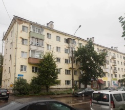 Апартаменты с балконом и с красивым видом из окна в Две Подушки