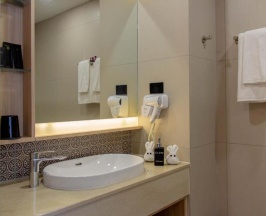 Двухместный номер Deluxe двуспальная кровать в GLOW Mira Karon Beach