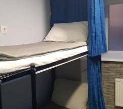 Восьмиместный общий мужской номер в Radar Hostel
