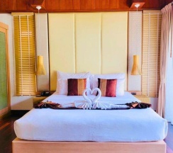 Двухместная вилла Seaside Wing Deluxe с видом на море двуспальная кровать в Kacha Resort and Spa Koh Chang