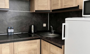 Двухместные апартаменты с видом на внутренний двор двуспальная кровать в Eva Apartments