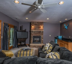 Коттедж с 5 комнатами в Marsh-Mellow Manor 5 Bedroom House