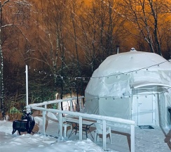 Сфера с балконом и камином в Клевер