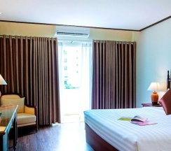 Двухместный номер Deluxe с видом на город двуспальная кровать в Tran Vien Dong Hotel