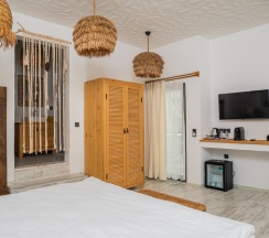 Люкс Pool в Salonika Suites
