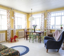 Жёлтый Дом, пер. Садовый, д. 14 в Желтый дом