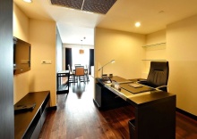 Люкс Premium c 1 комнатой в Radisson Suites Bangkok Sukhumvit