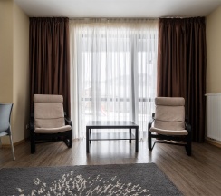 Улучшенные апартаменты с 2 спальнями ( двуспальные кровати) в Skypark