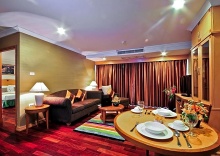 Люкс c 1 комнатой с балконом в Admiral Suites Sukhumvit 22