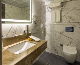 Двухместный номер Standard с видом на окрестности двуспальная кровать в Belenli Resort Hotel