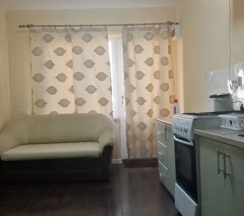 Апартаменты с балконом в Максим