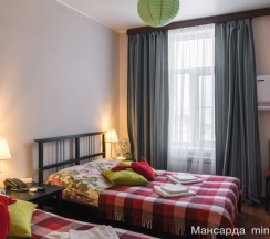 Семейная комната "Эконом" класса для 4-х взрослых с общей ванной комнатой в Мансарда