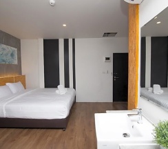 Двухместный номер Standard двуспальная кровать в The Arbern Hostel x Bistro