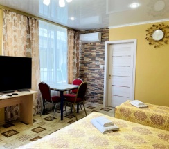 Четырёхместные апартаменты c 1 комнатой в Гуля