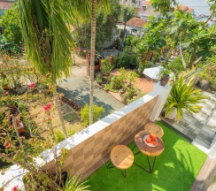 Двухместный номер Standard с балконом двуспальная кровать в Strawberry Garden Homestay