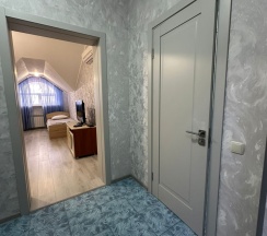 Стандартный трехместный номер в Николаевский