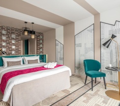 Привилегия, вид на озеро в Mercure