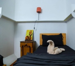 Трёхместный номер в Castle Hotel