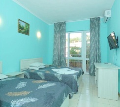 Комната стандарт с 1 односпальной и 1 двуспальной кроватью в Стерх