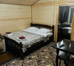 Четырёхместный коттедж с 2 комнатами с красивым видом из окна в Forest house resort