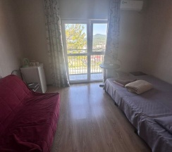 Трёхместный номер Comfort с балконом и с красивым видом из окна в Александрия