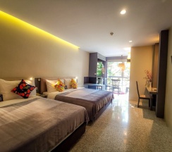 Четырёхместный номер Deluxe в Sino House Phuket Hotel