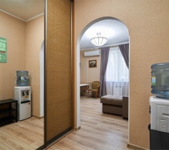 Коттедж с одной спальней в Салют