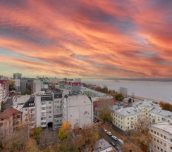 Апартаменты с балконом и с красивым видом из окна в RentPlaza