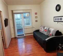 Семейный коттедж с балконом и с красивым видом из окна в Шишма