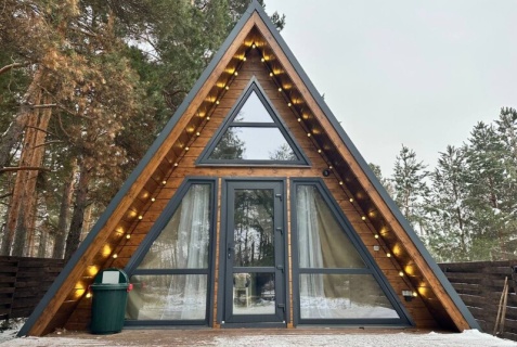Подлесный: Коттедж A-Frame в сосновом лесу