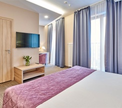 Стандарт "Classic" с 2 односпальными кроватями или одной двуспальной в Harbor Club Hotel
