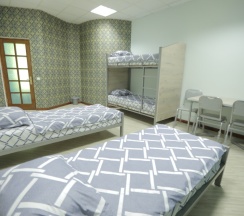 Кровать в общем номере (женский номер) в The Top Hostel