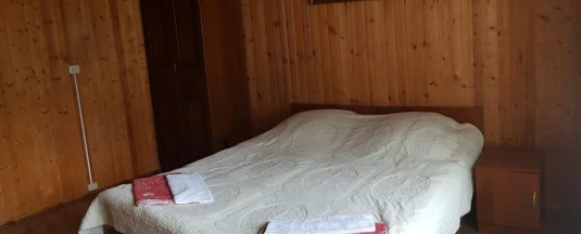 Номер эконом семейный с 2 двуспальными кроватями в Адель