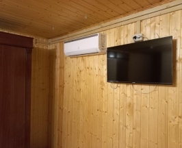 Четырехместный с двухспальной и двухъярусной кроватями в Myesto