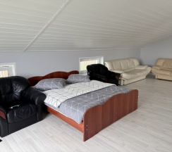 Большой коттедж с сауной на малой территори в Хитрый лис