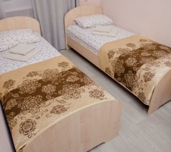 Бюджетный семейный номер с раздельными кроватями и общей ванной комнатой в ЗОО