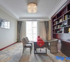 Люкс Luxury в Phoenix Hotel