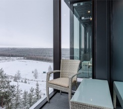 Комфорт с балконом с одной кроватью в Minger Med Spa