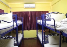 Кровать в общем номере в Home Hug Hostel - Adults