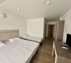 Стандартный номер на двоих-троих гостей с видом во двор без балкона (корпус Б) в Оптимист