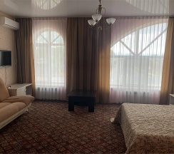 ПОЛУЛЮКС с двуспальной кроватью (2-х местный) в Русская тройка