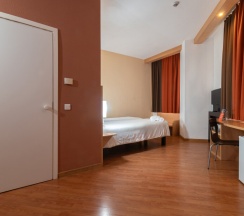 Двухместный номер Premium с видом на город двуспальная кровать в Отель Ibis Астана