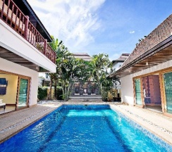 Вилла с 5 комнатами с балконом в Tropicana Pool Villa