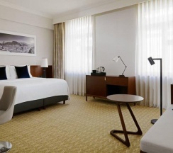 Двухместный номер Superior с видом на город двуспальная кровать в Armenia Marriott Hotel Yerevan
